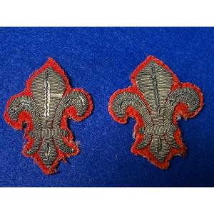 Deux Fleur De Lys  Ornements  De Retroussis d'Uniforme d'Officier Restauration  19 ème 