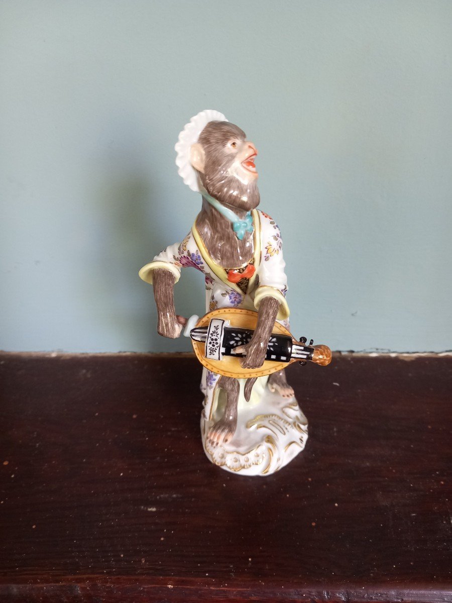 Manufacture De Meissen - Monkey Musician Playing Vielle