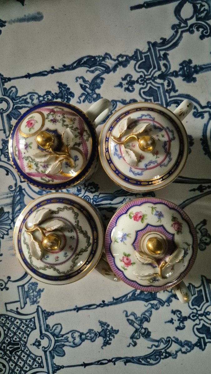 4 Porcelain Cream Pots With Rich Decor -photo-3