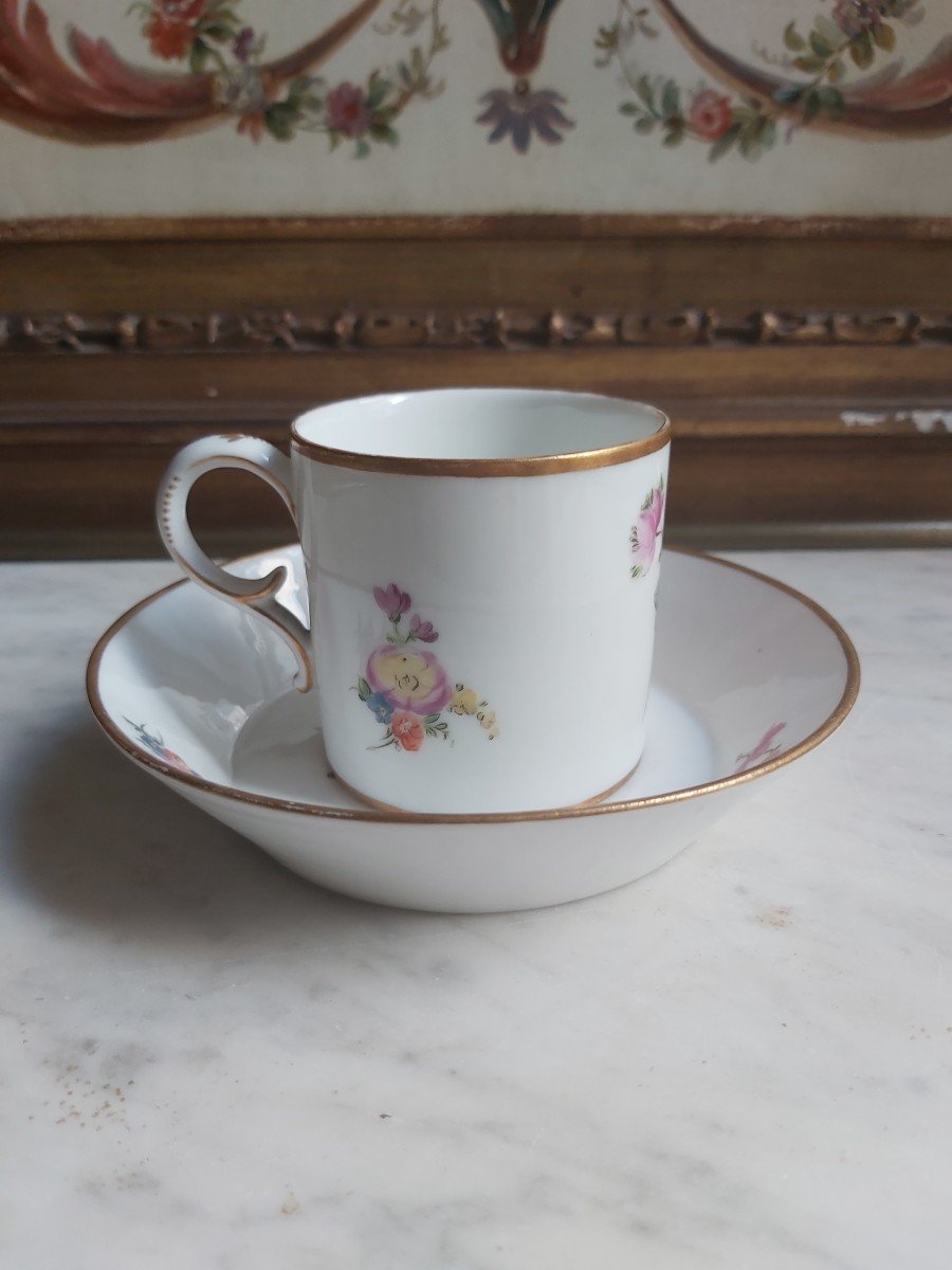 Manufacture Du Duc d'Angoulême - Porcelain Cup Decorated With Flower Throws Eighteenth Century-photo-4