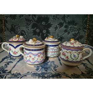 4 Pots à Crème En Porcelaine à Riche Décor 