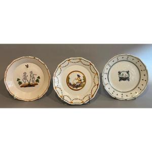 Nevers Set Of Three Polychrome Plates 