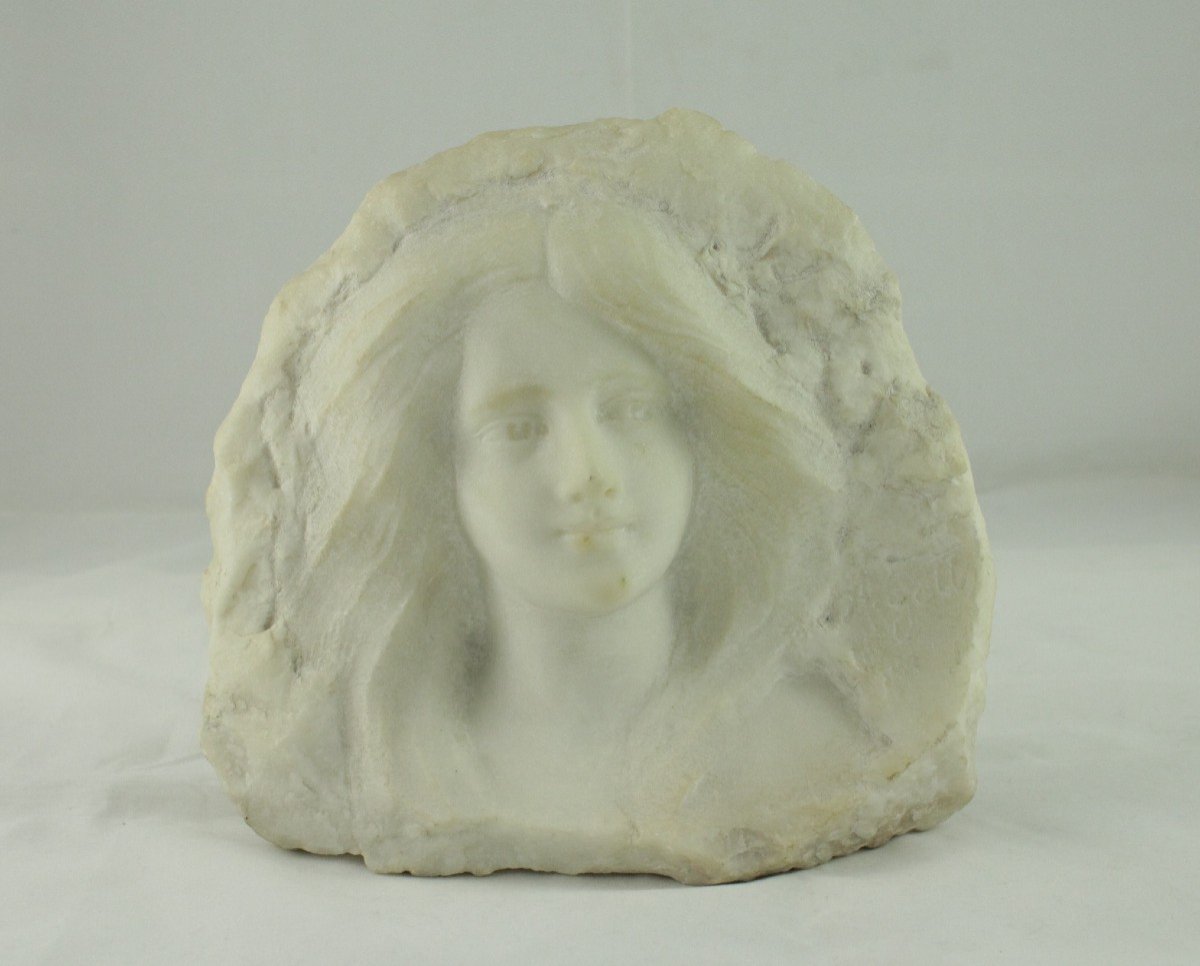 Sculpture En Marbre Haut Relief 'Portrait de femme' Signée A. Gotis