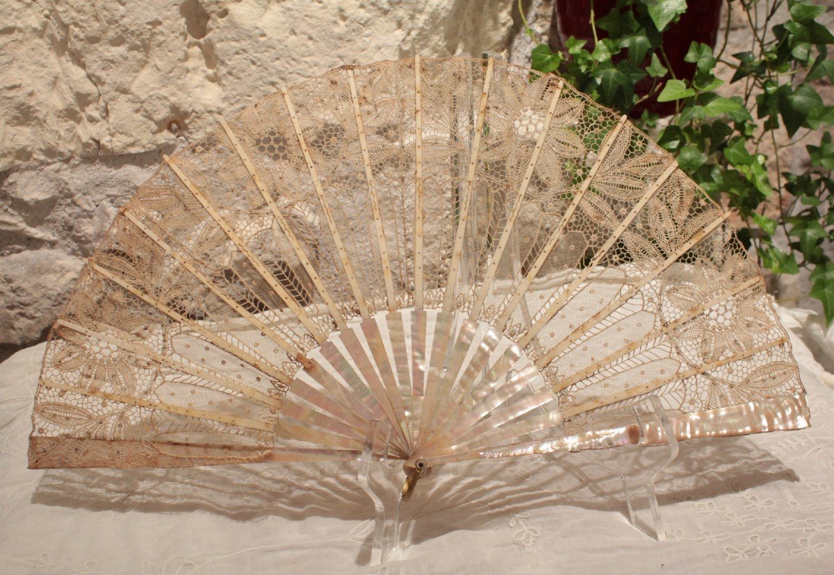 Lace And Mother-of-pearl Fan Between 1860 And 1880-photo-7