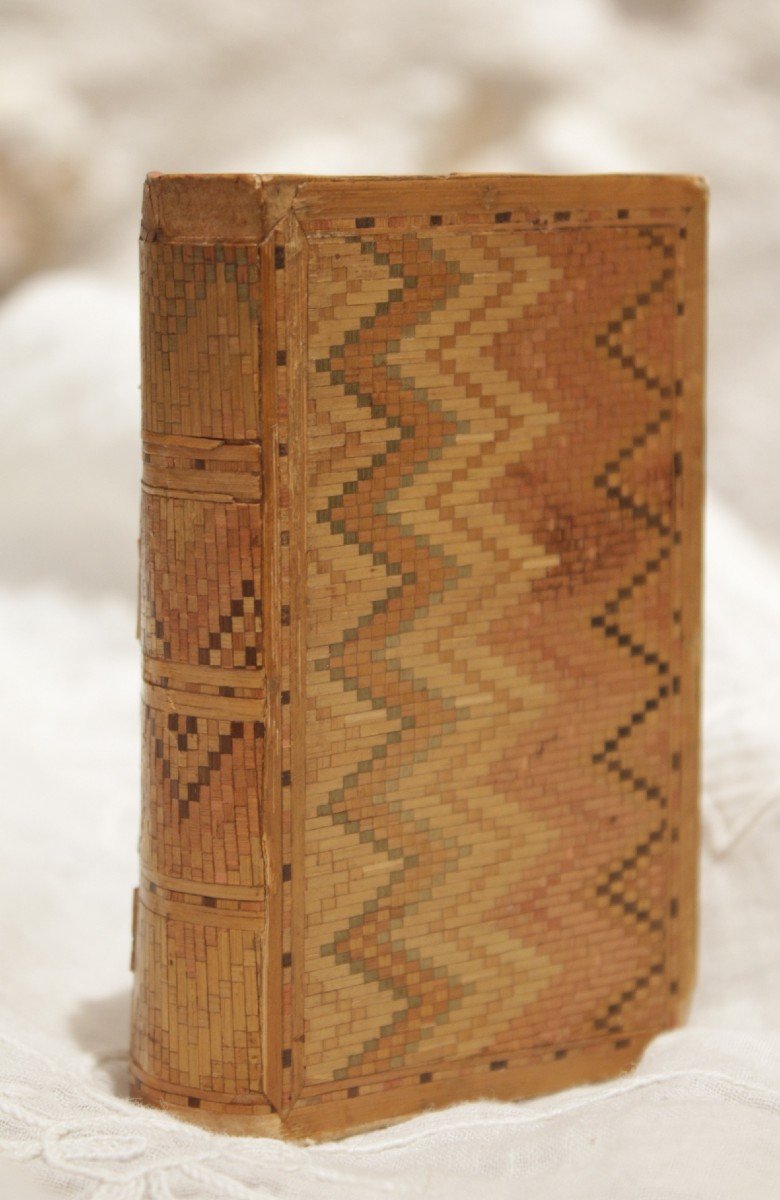 Small Straw Marquetry Box With 18th Century Engraving-photo-7