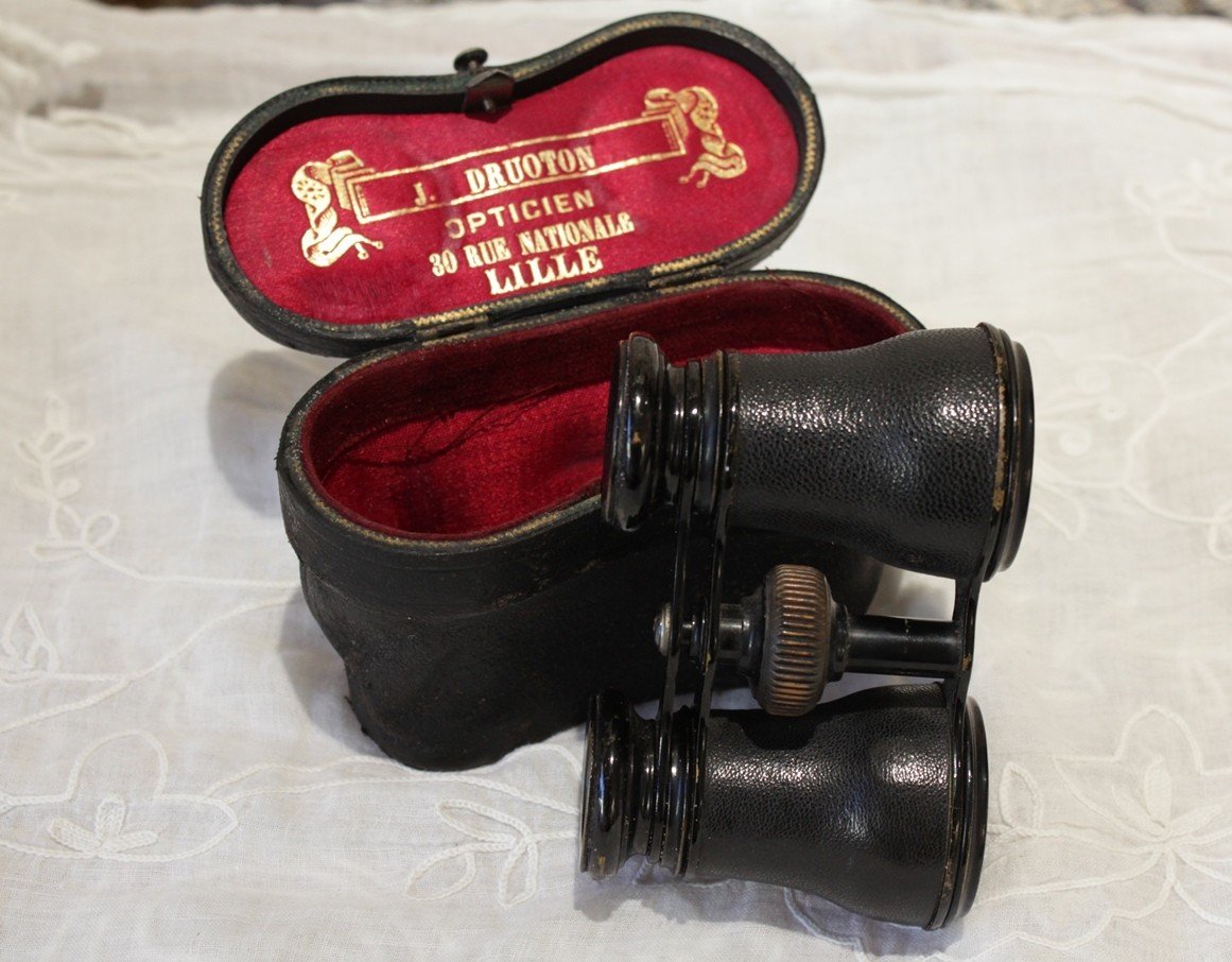 Pair Of Leather-covered Theater Binoculars With Case J. Druoton Lille Late 19th Century