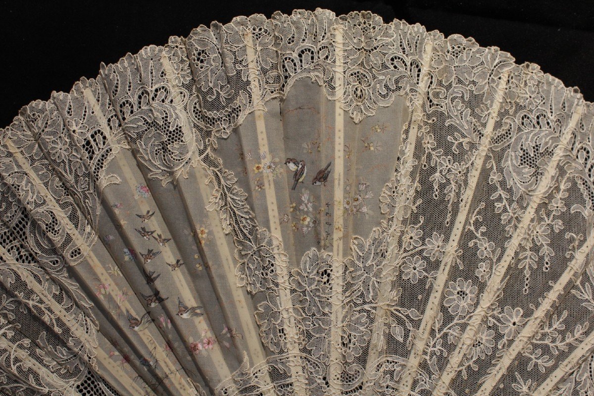 Mother-of-pearl And Lace Folded Fan With Painted Bird Decoration 1890-1900-photo-2