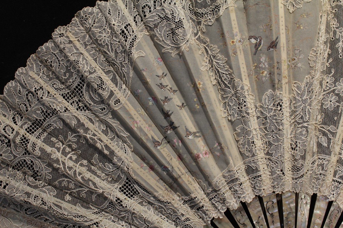 Mother-of-pearl And Lace Folded Fan With Painted Bird Decoration 1890-1900-photo-3