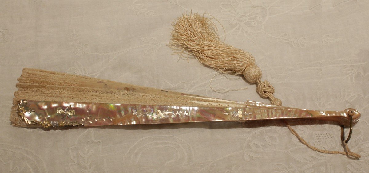 Mother-of-pearl And Lace Folded Fan With Painted Bird Decoration 1890-1900-photo-7