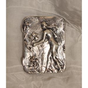 Pillbox Or Small Box In Silver Metal With Woman Decor By émile Dropsy (1848-1923)