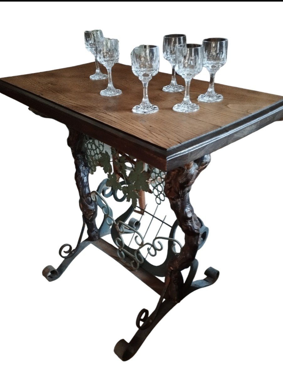 Table Desserte à décor de sarments de vigne 