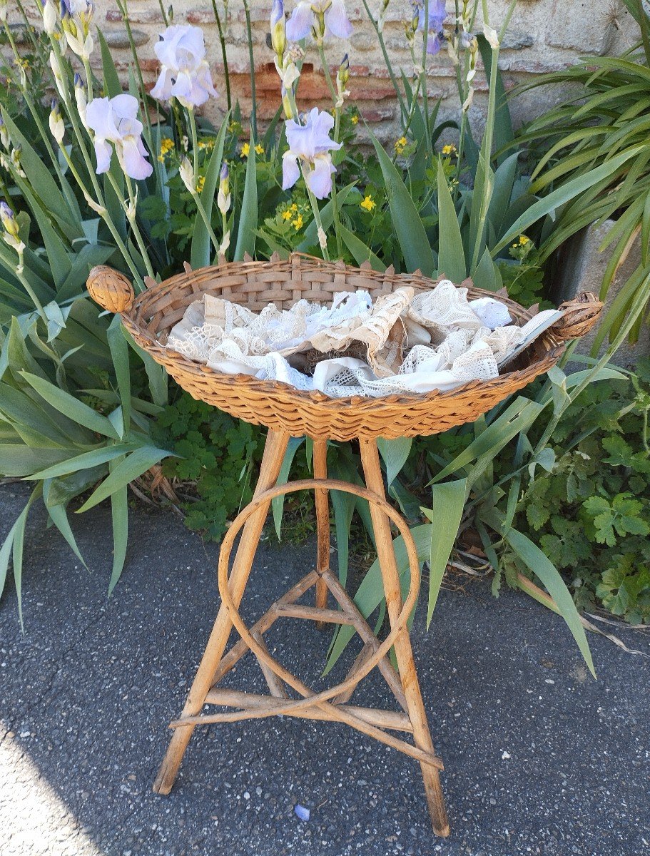 Table à ouvrage en rotin 