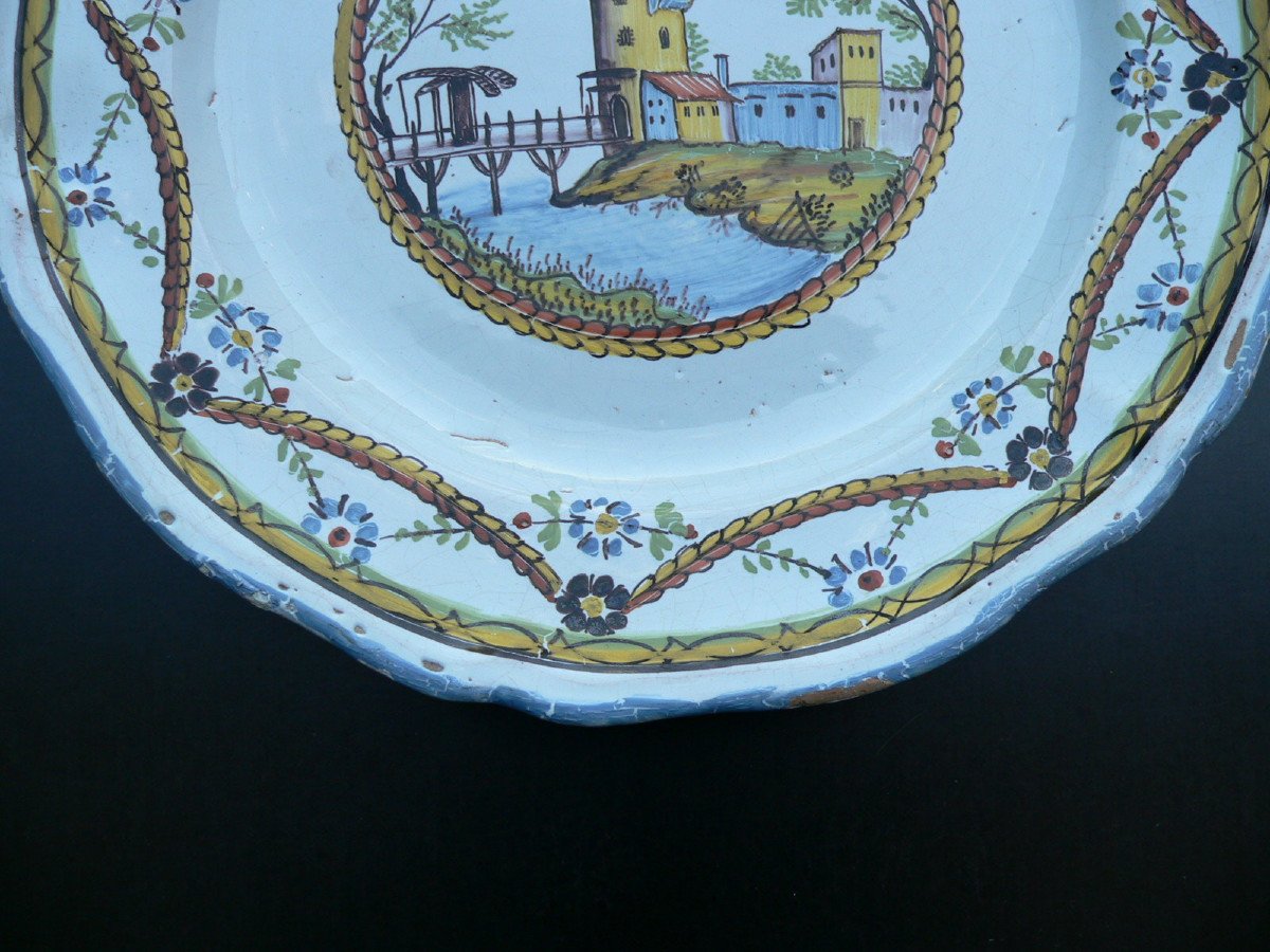 19th Century Earthenware Dish From Islettes Decorated With A Castle In A Medallion-photo-1