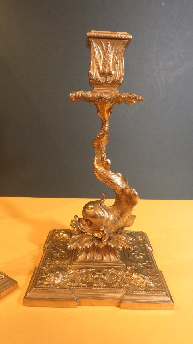 Pair Of Candlesticks: Aux Dauphins, In Gilt Bronze Late 19th Century-photo-3