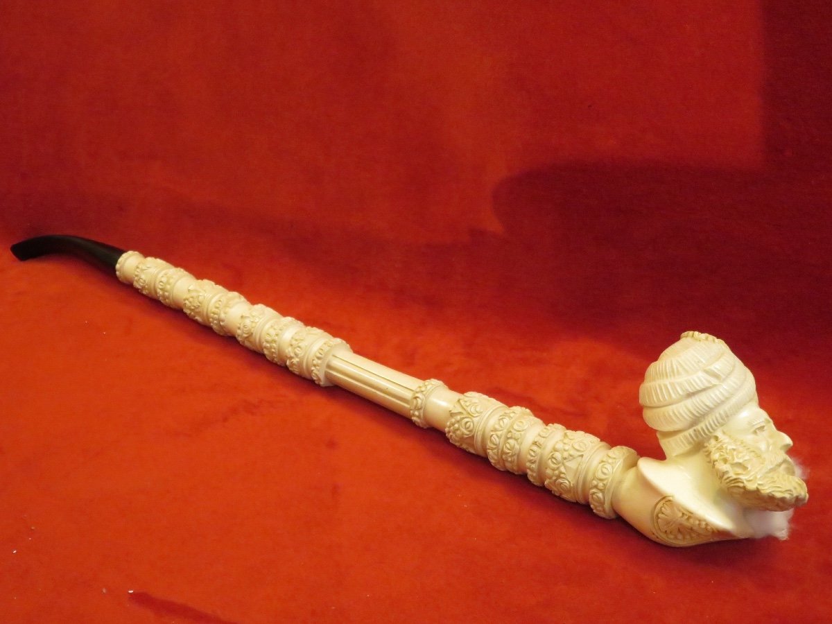 Longue pipe en écume de mer sculptée ( 46 cm ) à tête de sultan XIX ème