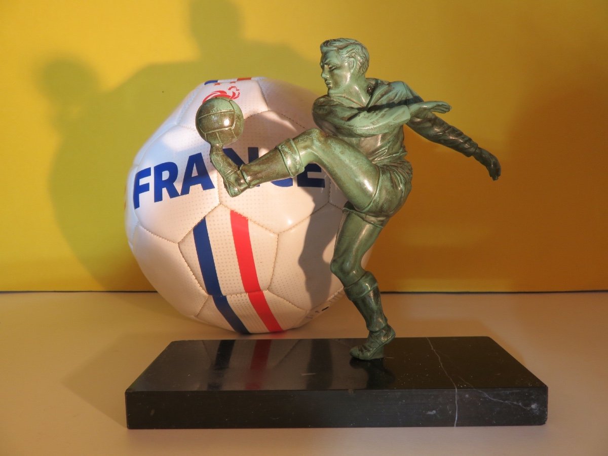 Art Deco Sculpture In Regula And Marble: The Footballer-photo-2