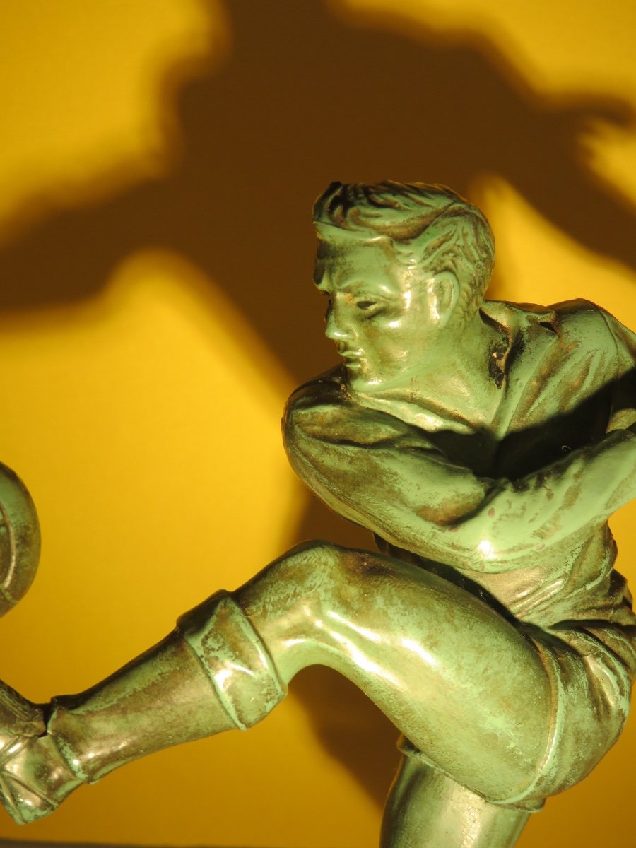 Art Deco Sculpture In Regula And Marble: The Footballer-photo-2