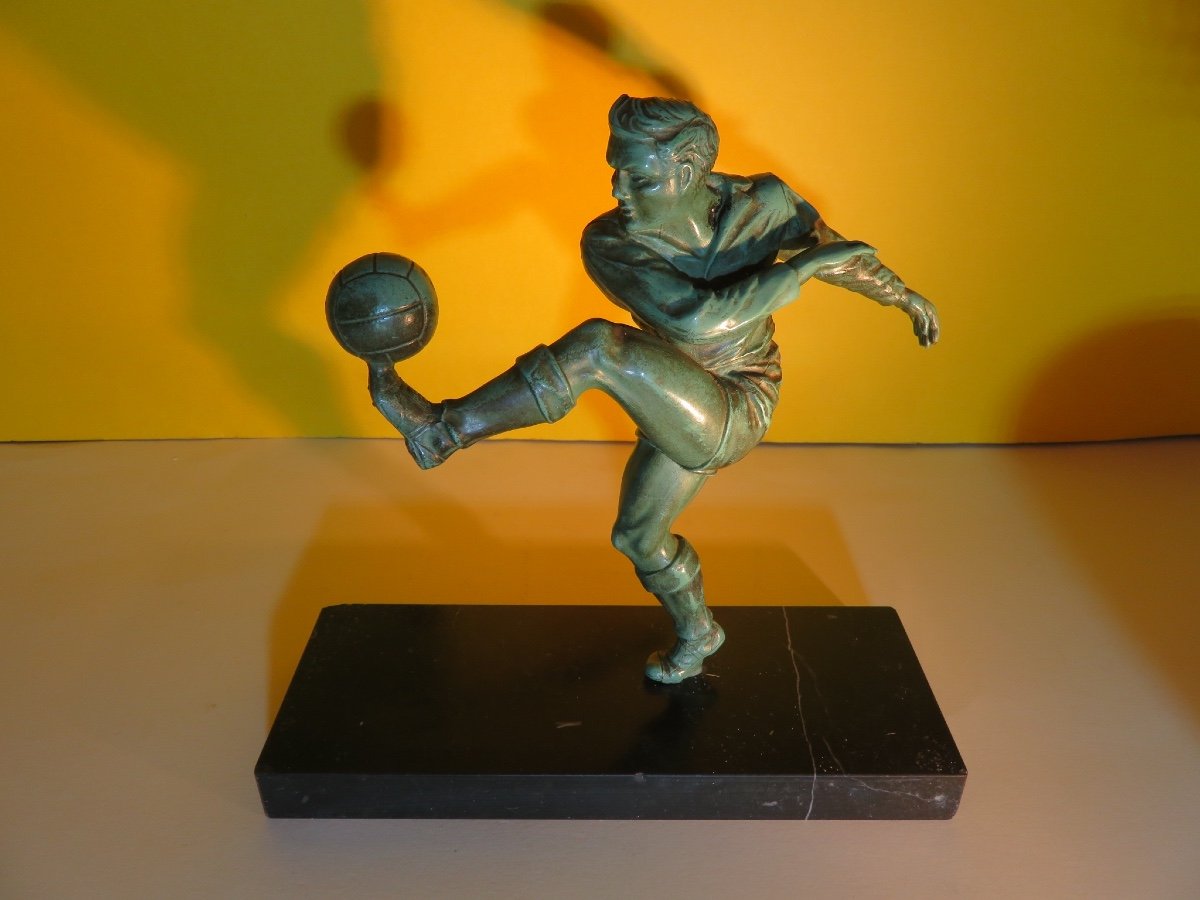 Art Deco Sculpture In Regula And Marble: The Footballer-photo-5