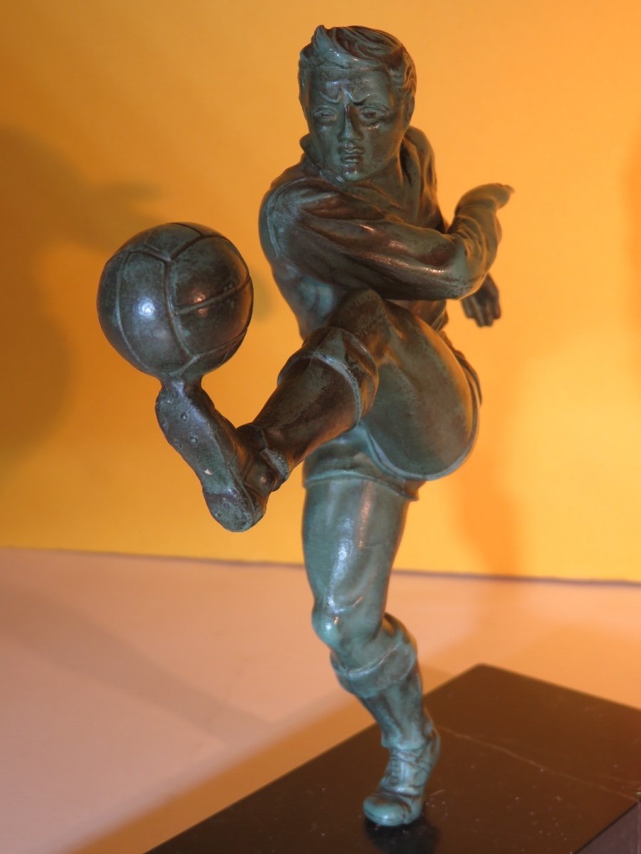 Art Deco Sculpture In Regula And Marble: The Footballer-photo-6