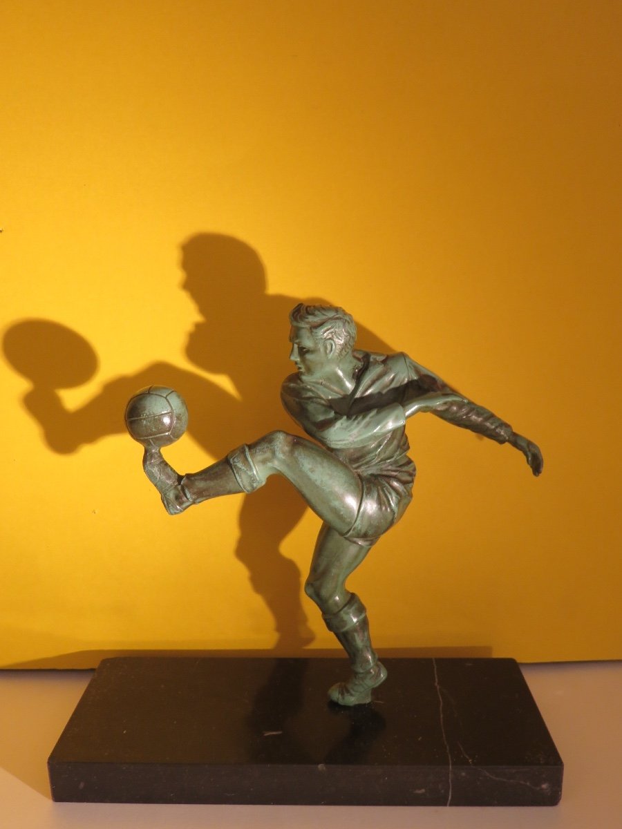 Art Deco Sculpture In Regula And Marble: The Footballer