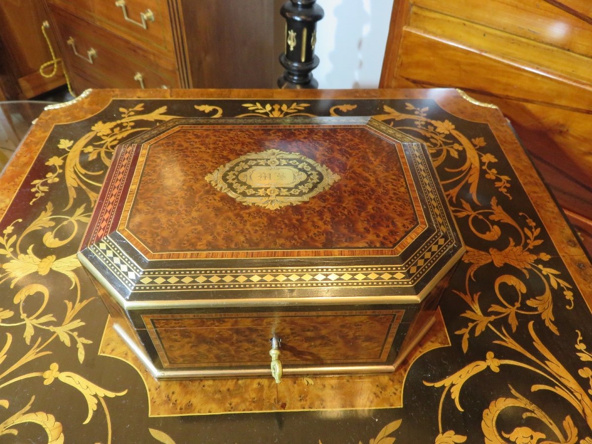 Tahan In Paris. Jewelry Box, Box, In Marquetry And Brass Napoleon III Period