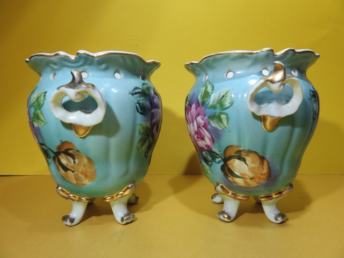 Paire de cache pots en porcelaine polychrome à double décor de fleurs XXème-photo-2