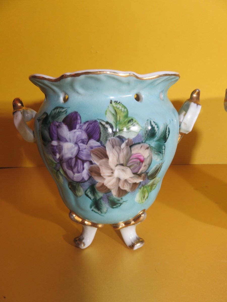 Paire de cache pots en porcelaine polychrome à double décor de fleurs XXème-photo-4