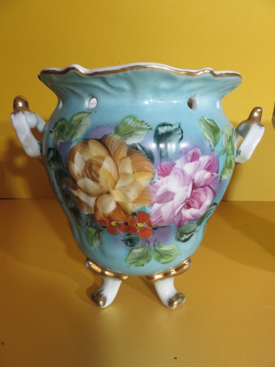 Paire de cache pots en porcelaine polychrome à double décor de fleurs XXème-photo-5