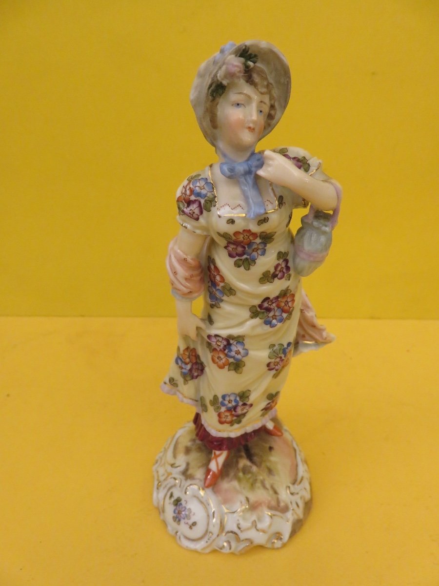 Sujet féminin  en porcelaine polychrome allemande : Volkstedt- Rudolstadt  , XIX ème -photo-2