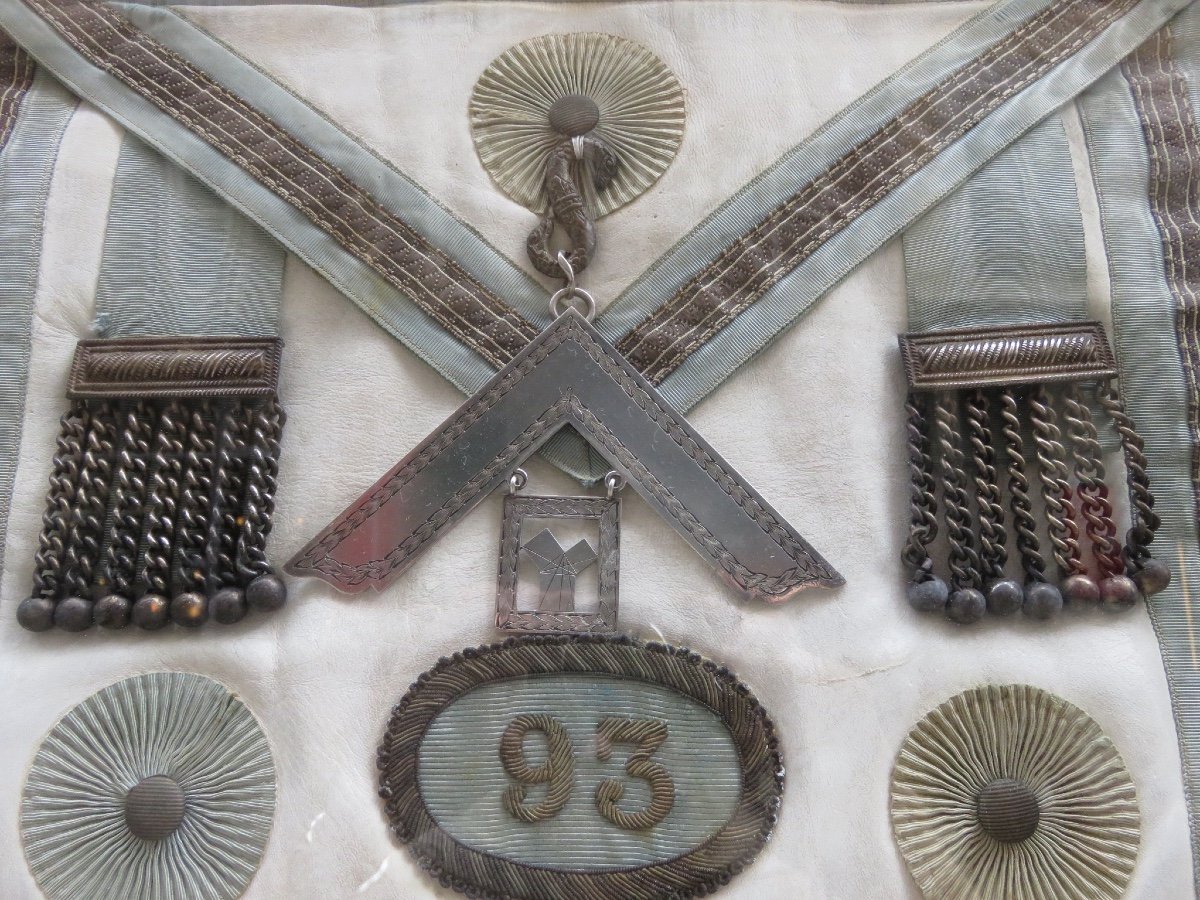 Freemason Master Apron, English Model, Silver Pendants And Square, Mid-20th Century-photo-3