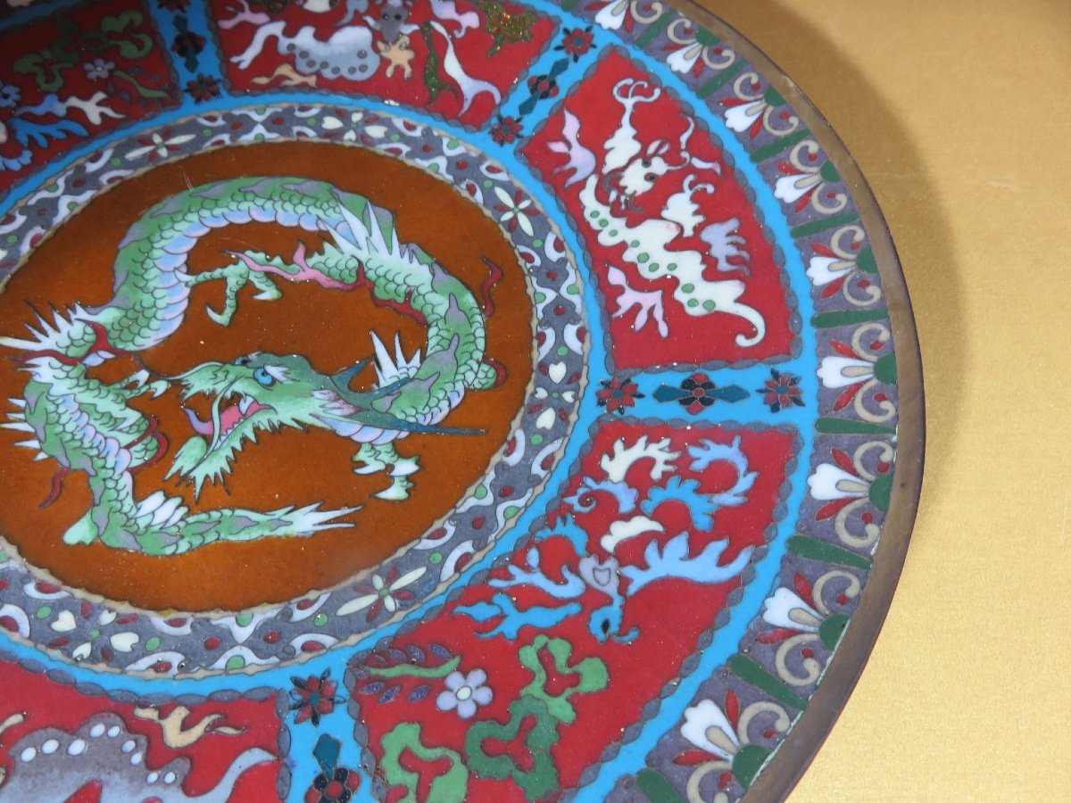 Plat circulaire en émaux cloisonnés à décor de dragons  période Meiji ( 1868- 1912)-photo-2