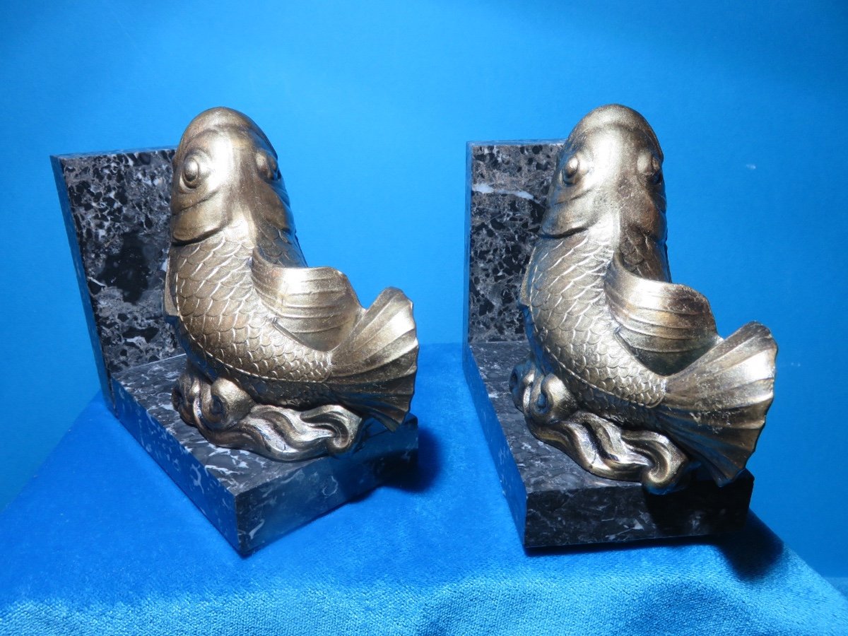 Pair Of Bookends With Japanese-style Koi Carp Theme, In Babbitt On A Black Marble Base -photo-2