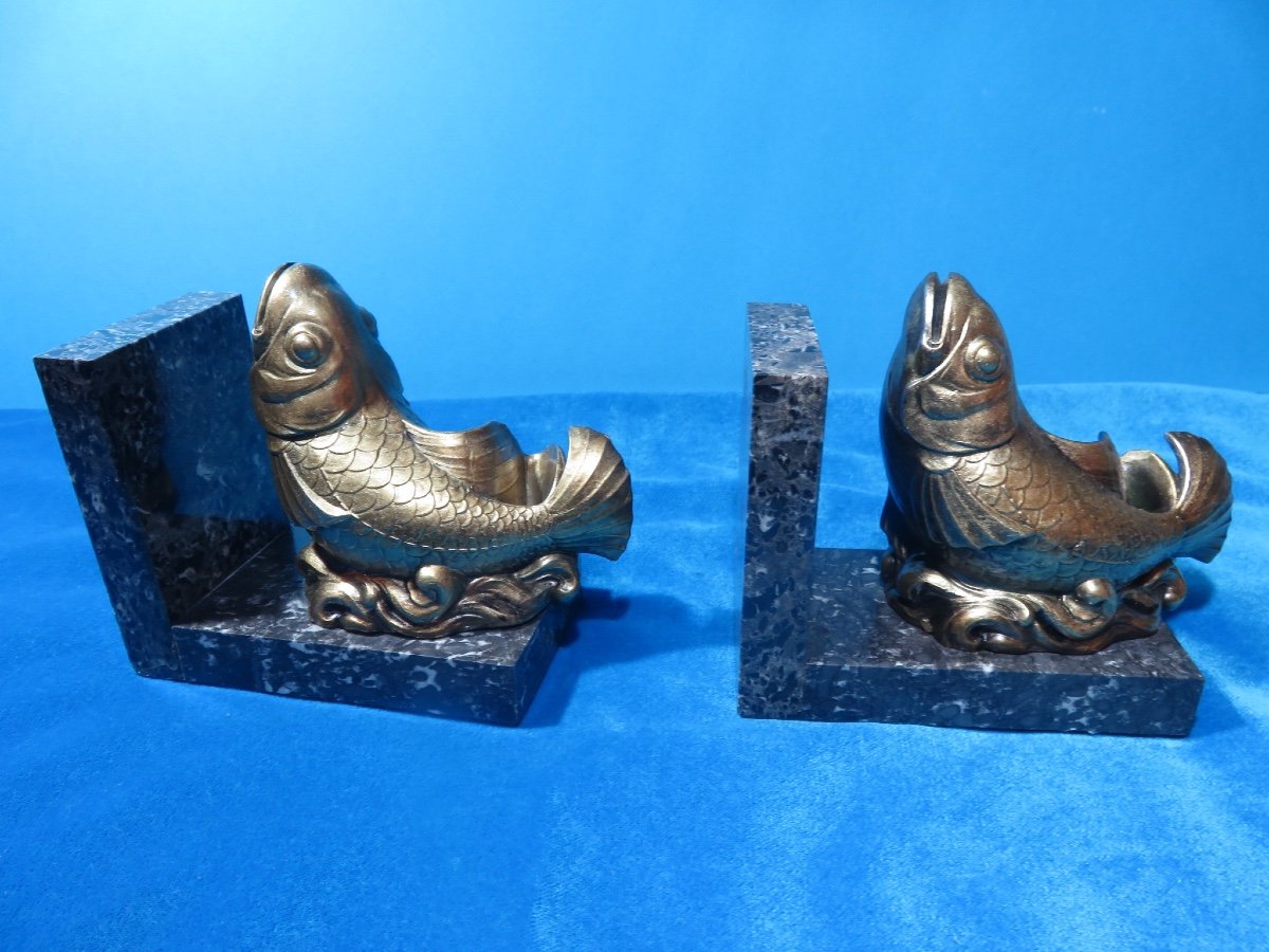 Pair Of Bookends With Japanese-style Koi Carp Theme, In Babbitt On A Black Marble Base -photo-4