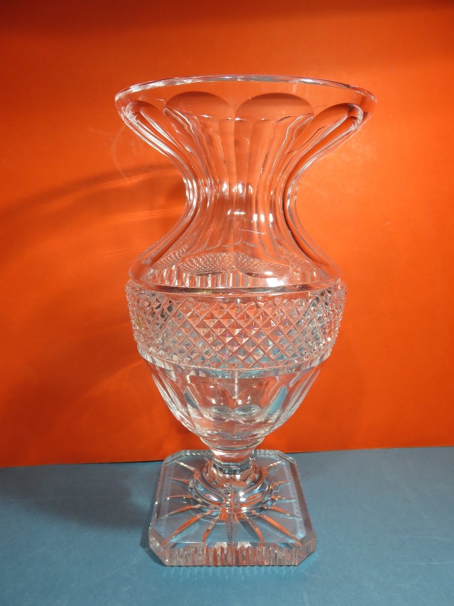 Medici-shaped Crystal Vase, Diamond-cut And Flat Ribs (height 30 Cm) 20th Century-photo-2