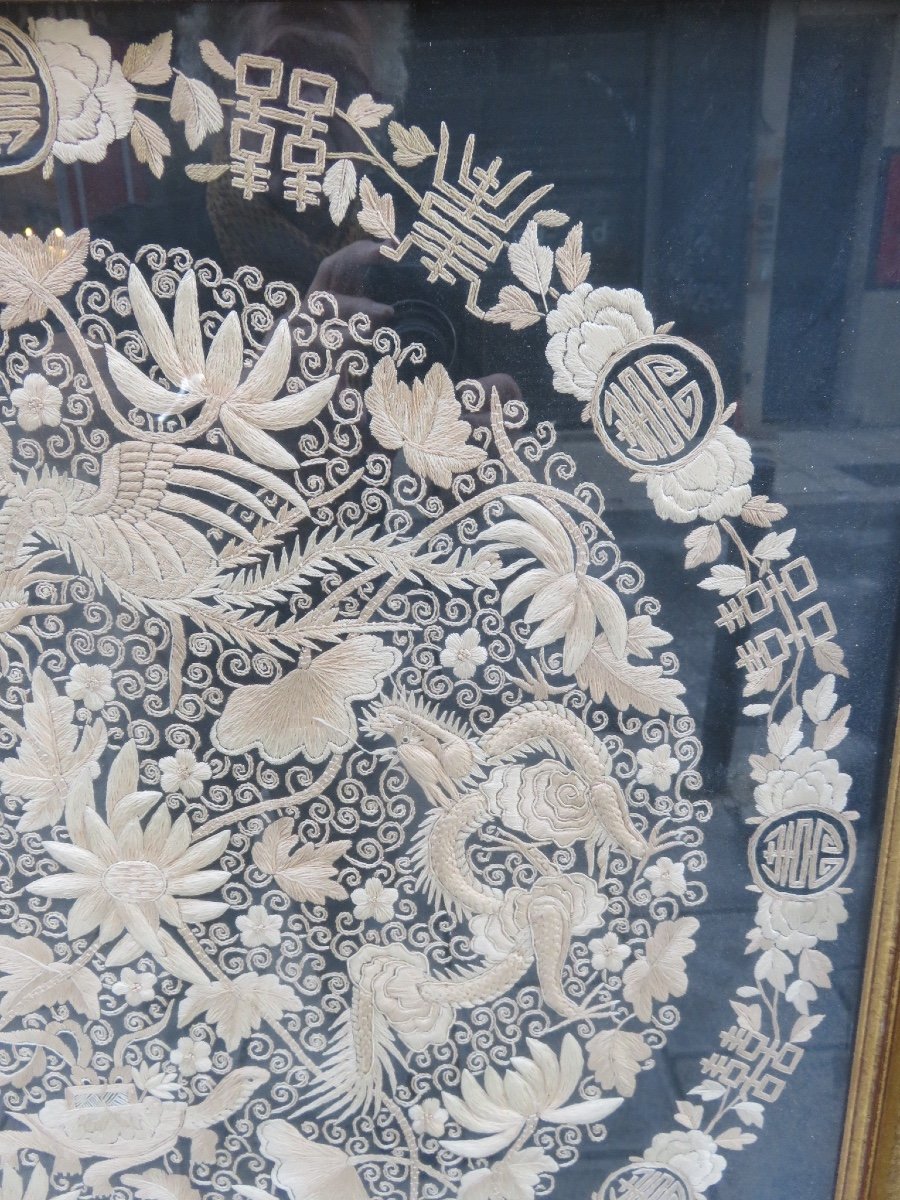 Large Circular Embroidery, Chinese, In Silk Thread, Framed, Early 20th Century -photo-3