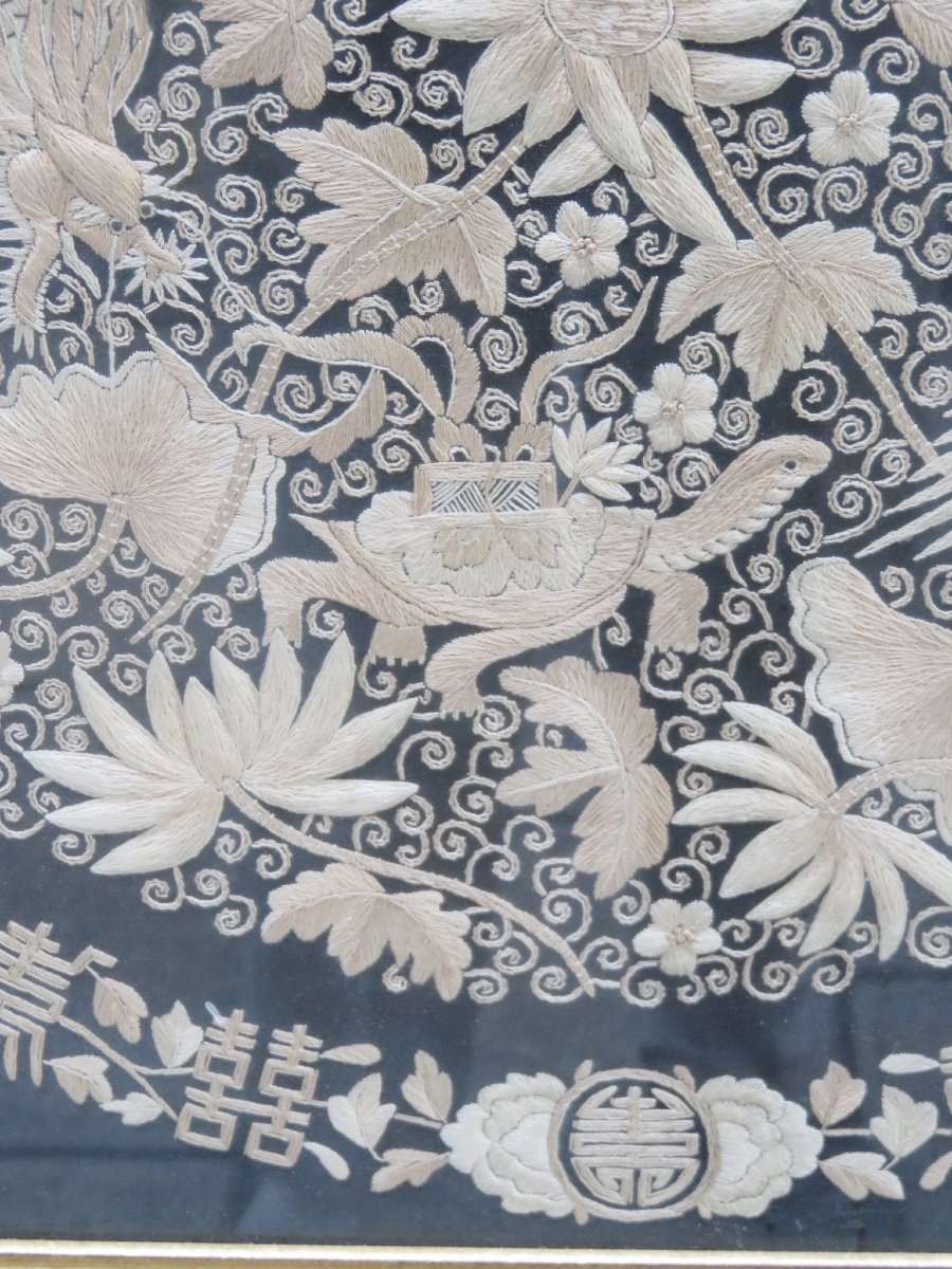 Large Circular Embroidery, Chinese, In Silk Thread, Framed, Early 20th Century -photo-6