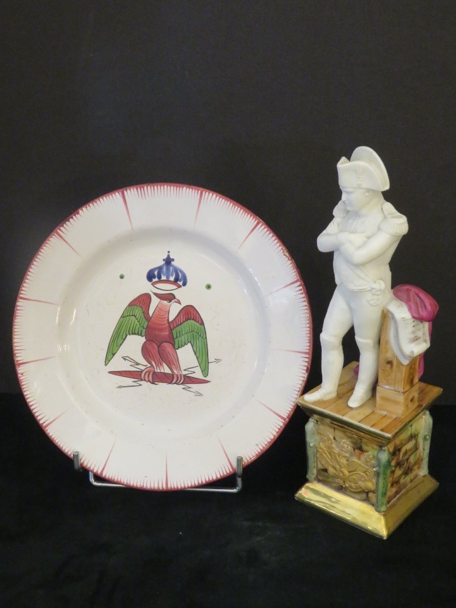 Assiette en faïence des Islettes , à l'aigle couronné , époque Premier Empire ( 1804- 1815 )