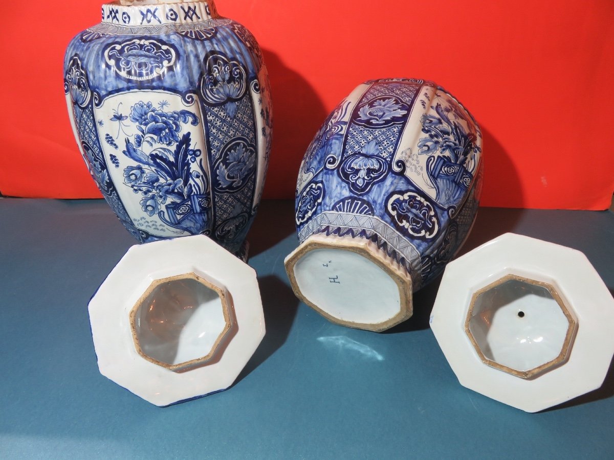 Pair Of Covered Vases, With Fluted Bellies, In Delft Earthenware (ht 46 Cm), Early 20th Century-photo-3