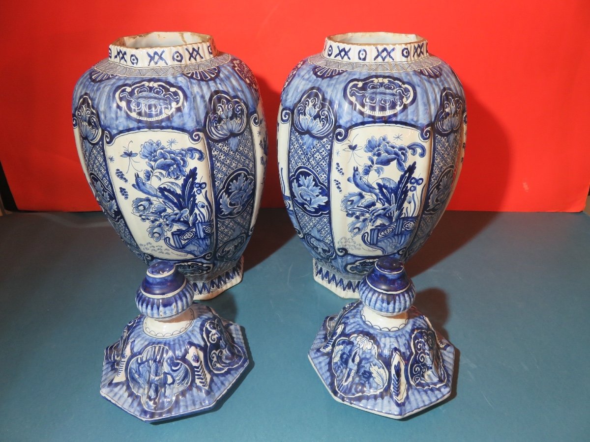 Pair Of Covered Vases, With Fluted Bellies, In Delft Earthenware (ht 46 Cm), Early 20th Century-photo-2