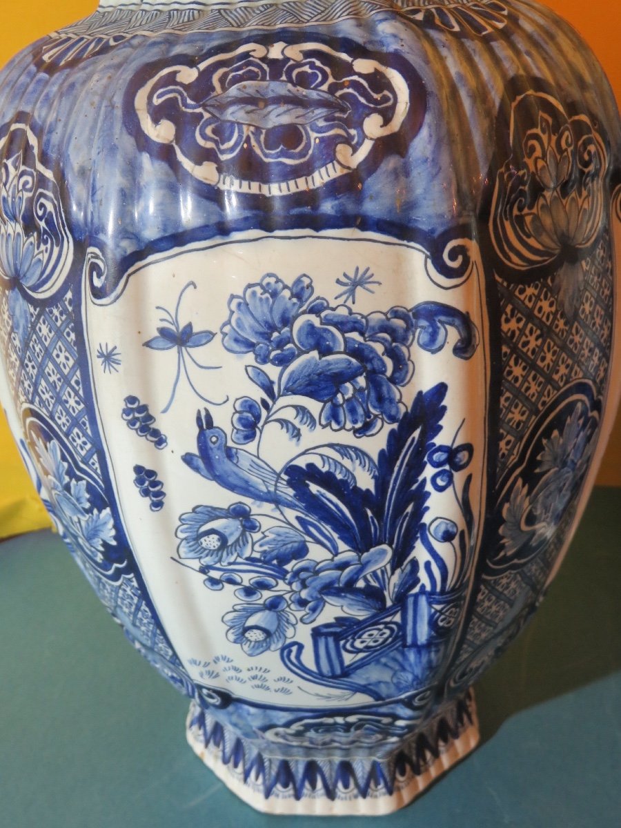 Pair Of Covered Vases, With Fluted Bellies, In Delft Earthenware (ht 46 Cm), Early 20th Century-photo-4