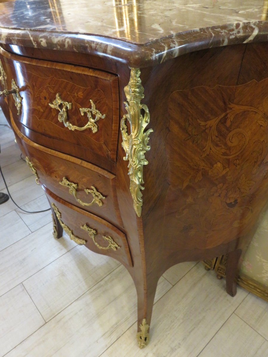 Commode galbée , marquetée  , dessus de marbre époque  XIX ème-photo-3