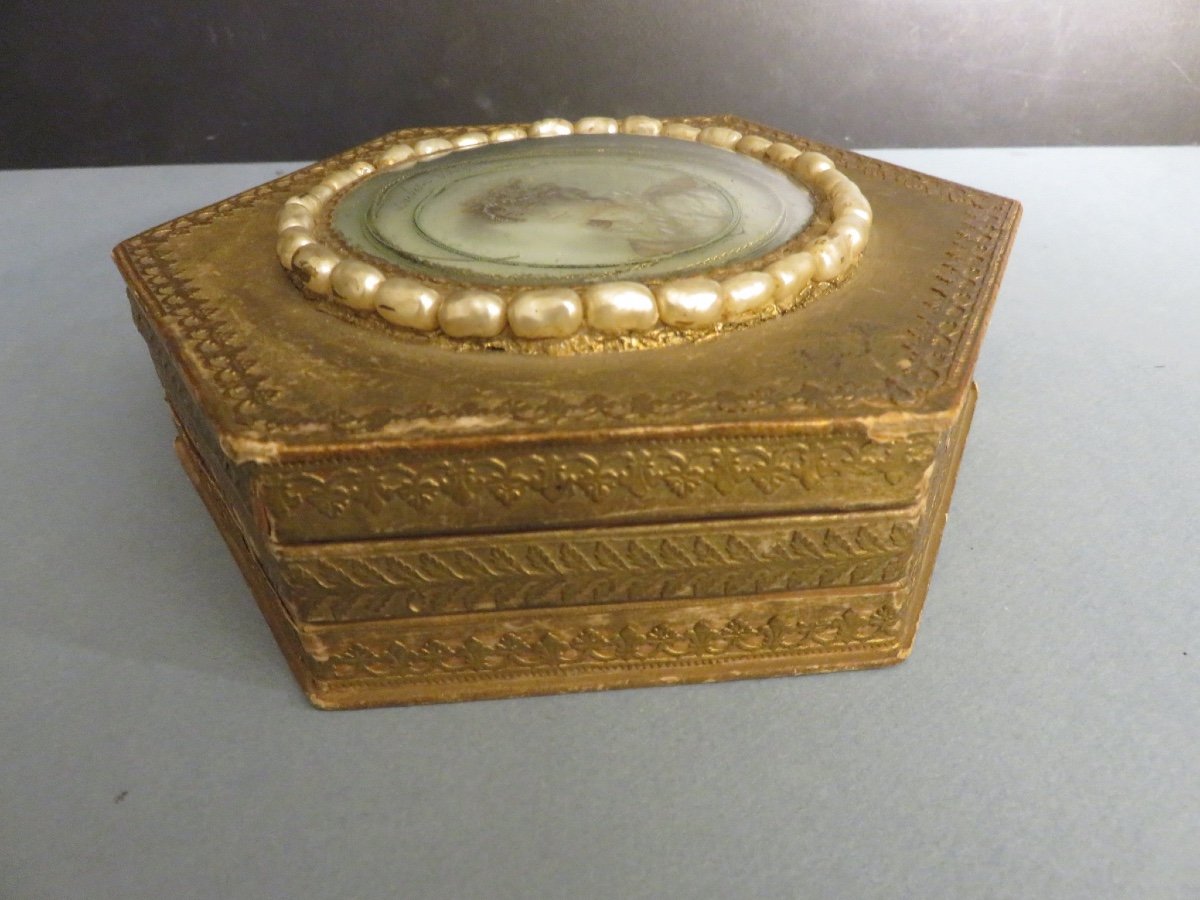 Box Fixed Under Glass, With Three-part Cut Sides, Portrait Of The Duchess Of Angoulême -photo-6