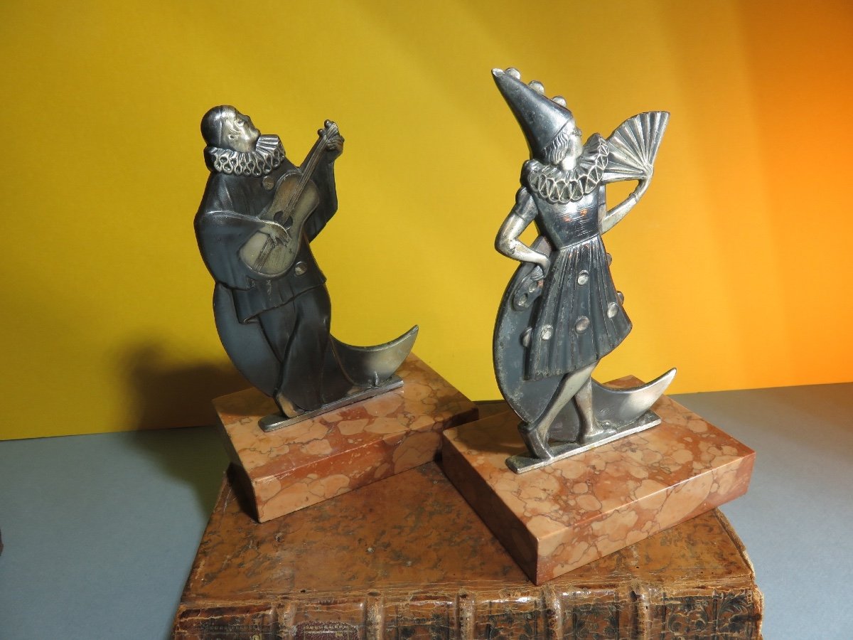 Pair Of Bookends "pierrot And Colombine" Sitting On A Crescent Moon, Marble Base-photo-3