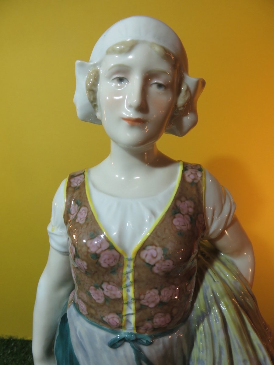 Grand sujet féminin en porcelaine polychrome (HT : 51 cm)" le retour des champs " années 1900-photo-4