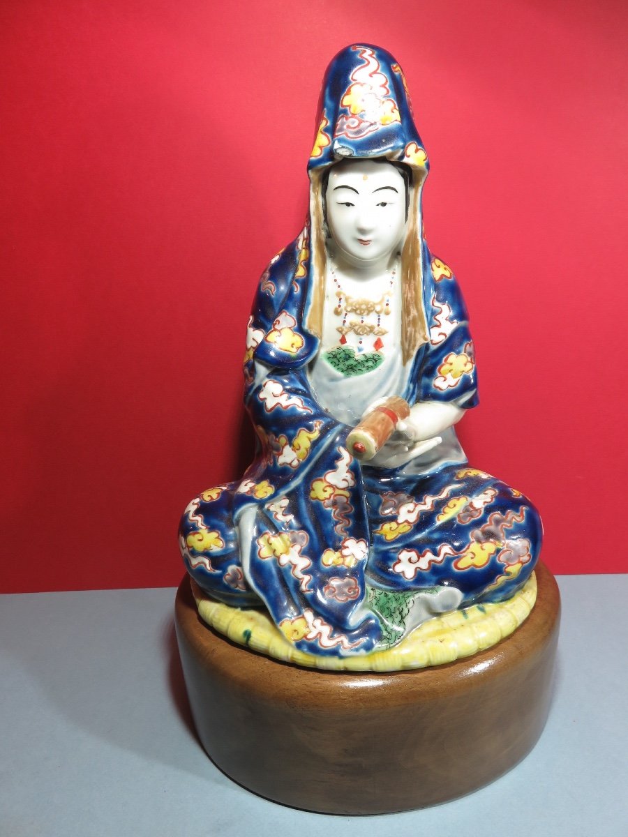 Subject, Statuette Representing The Japanese Goddess "kannon" In Polychrome Porcelain, 20th Century