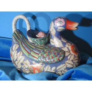 Duck-shaped Jug, In Imari Porcelain, Red Mark, Meiji Period (1868-1912)