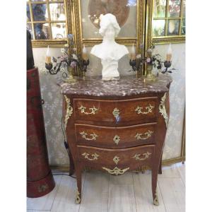 Commode galbée , marquetée  , dessus de marbre époque  XIX ème