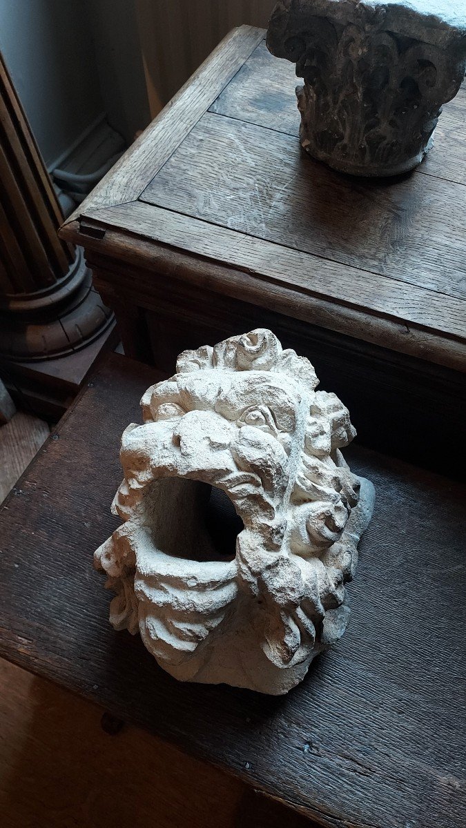 Lion's Head, Fountain, Limestone 16th Century -photo-7