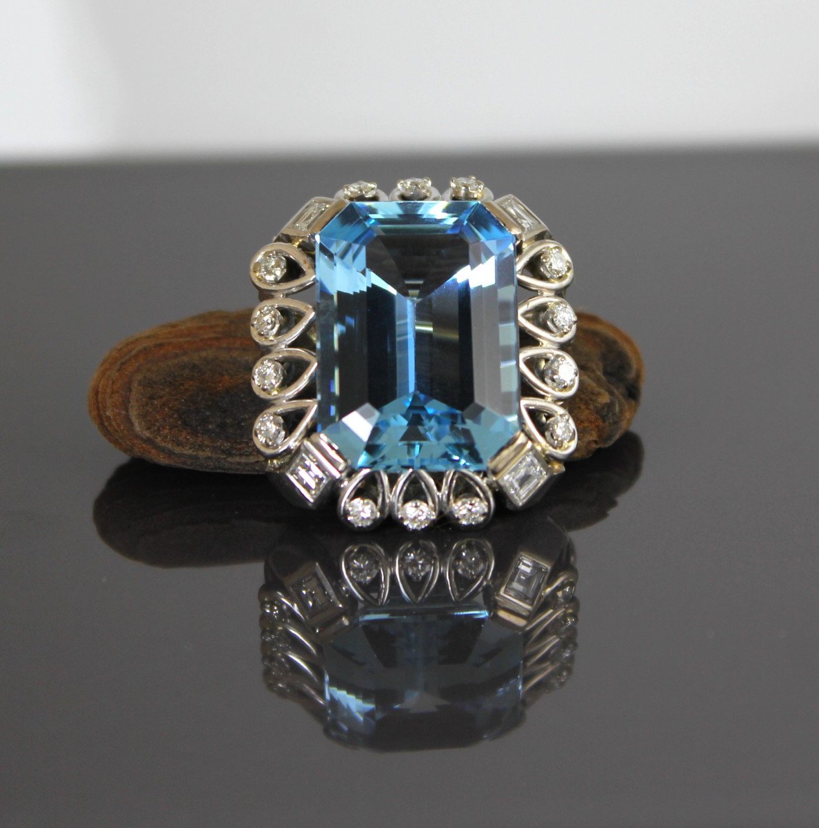 Aquamarine (+/-18 Ct) And Diamond Brooch-photo-4