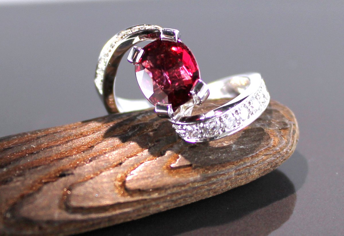 Gold, Garnet And Diamond Ring - Never Worn